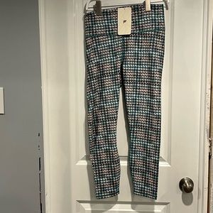 Fabletics Define waisted 7/8 Leggings